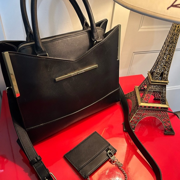 Steve Madden hand bag, black, new, a must have for your closet, lovely. - Picture 8 of 14